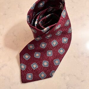 VTG Giorgio Armani Cravatte Burgundy Patterned Tie 100% silk vintage